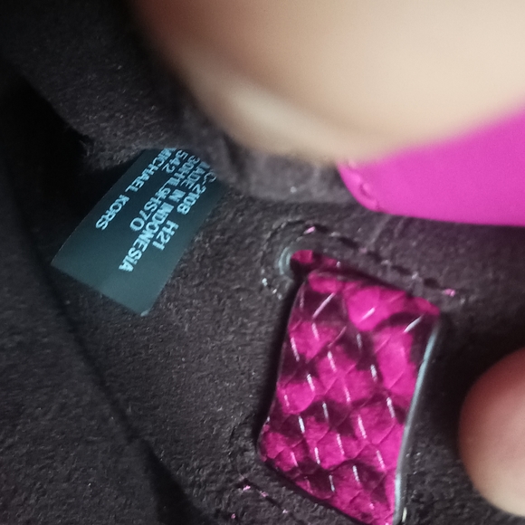 Authentic Michael Kors Hamilton Legacy Large Bag in Fuschia and Croc effect - Picture 5 of 12